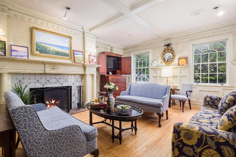 فندق Simsbury 1820 House