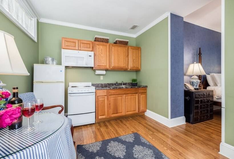 فندق Simsbury 1820 House