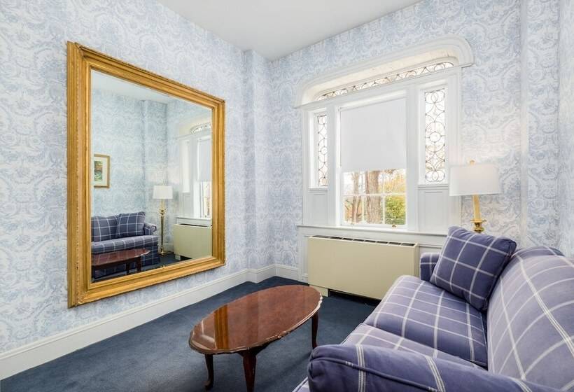 فندق Simsbury 1820 House