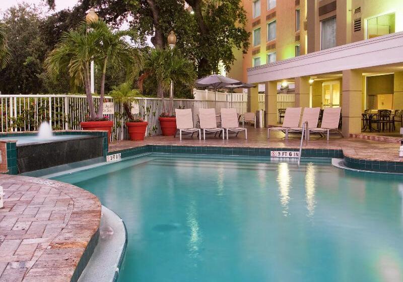 هتل Springhill Suites Fort Lauderdale Airport