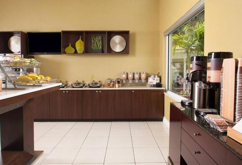 هتل Springhill Suites Fort Lauderdale Airport