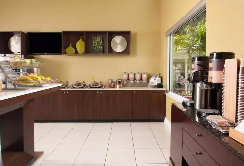 ホテル Springhill Suites Fort Lauderdale Airport