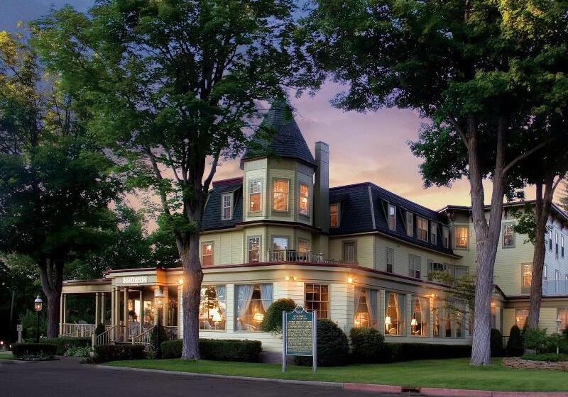 Отель Stafford's Bay View Inn