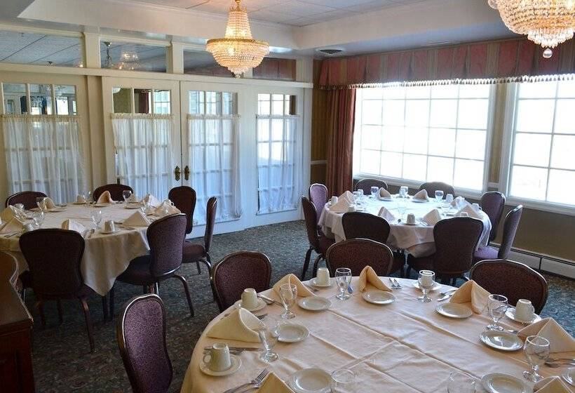 Отель Stafford's Bay View Inn