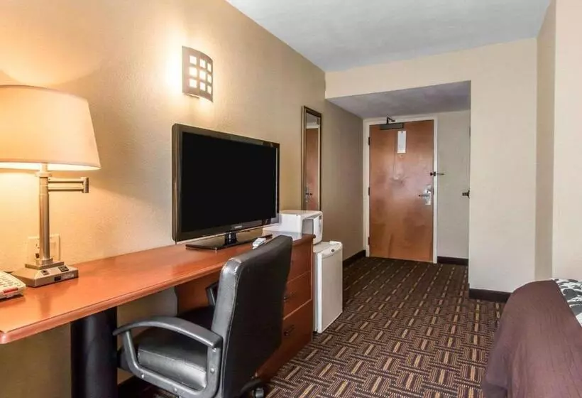 The Douillet By Demeure Hotels