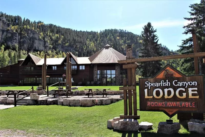 渡假胜地  Spearfish Canyon Lodge