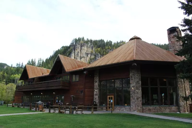 渡假胜地  Spearfish Canyon Lodge