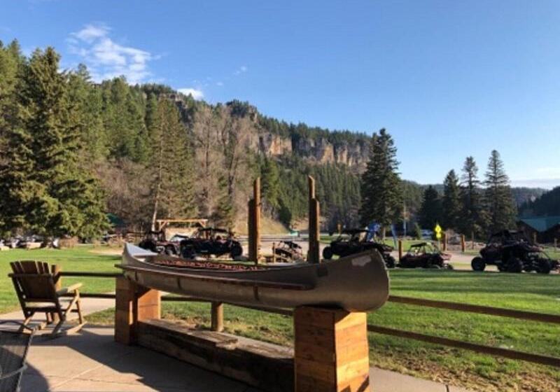 منتجع Spearfish Canyon Lodge