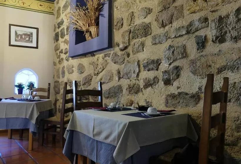 هتل Posada Del Adarve