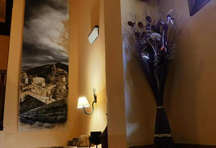 هتل Posada Del Adarve