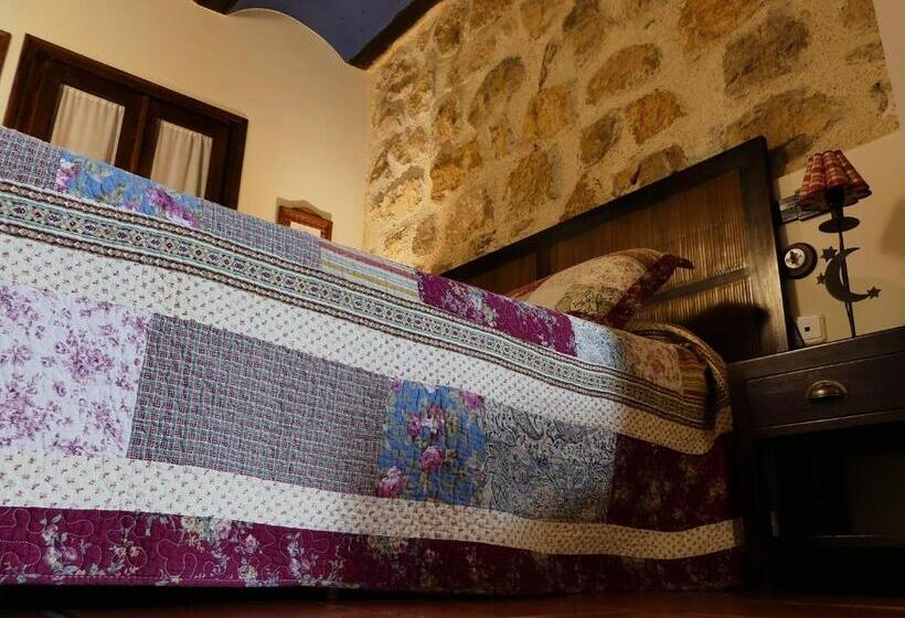 هتل Posada Del Adarve