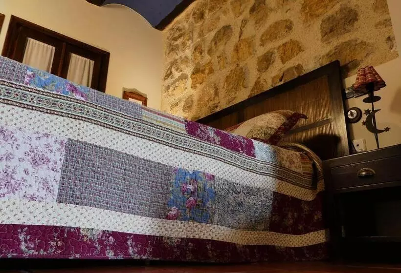 هتل Posada Del Adarve