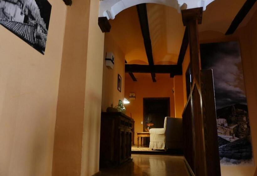 هتل Posada Del Adarve