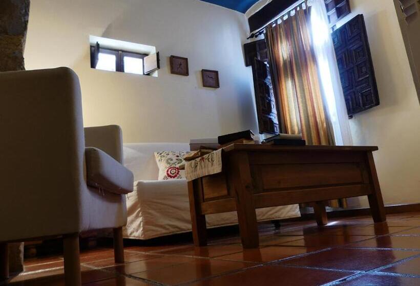 هتل Posada Del Adarve