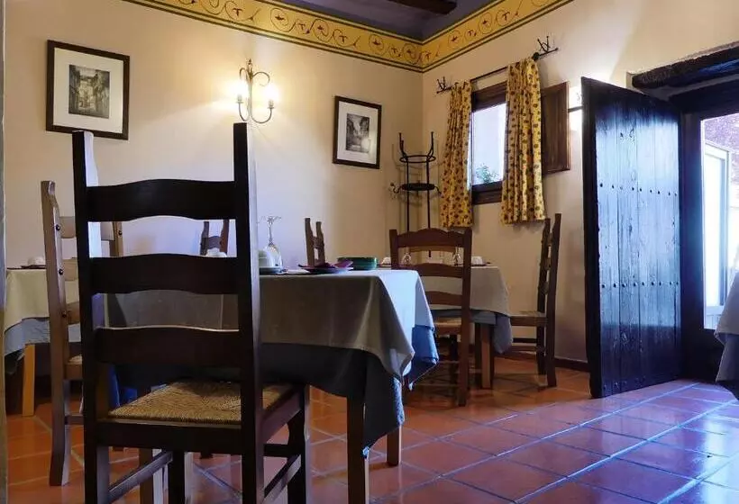 هتل Posada Del Adarve