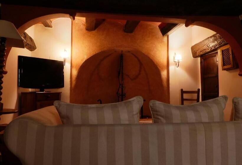 هتل Posada Del Adarve