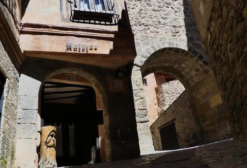 هتل Posada Del Adarve