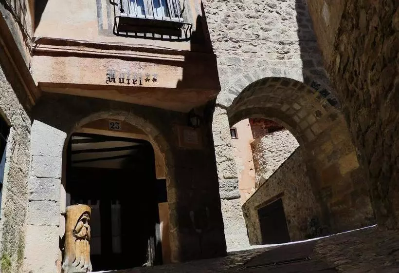 هتل Posada Del Adarve