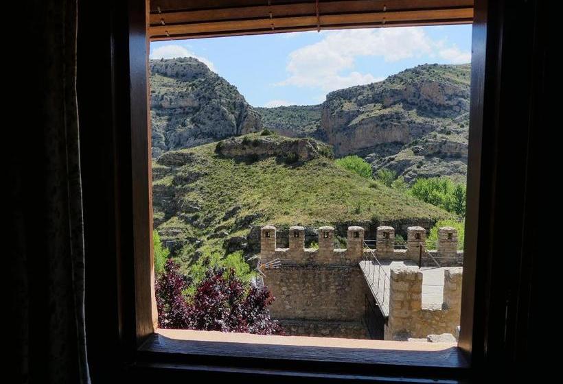 هتل Posada Del Adarve