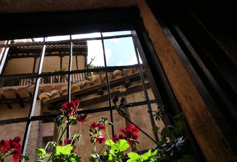 هتل Posada Del Adarve