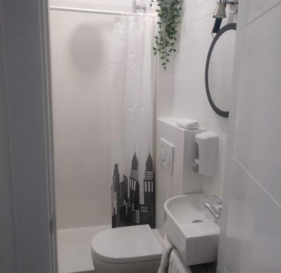 مسافرخانه Alojamientos Cantíber