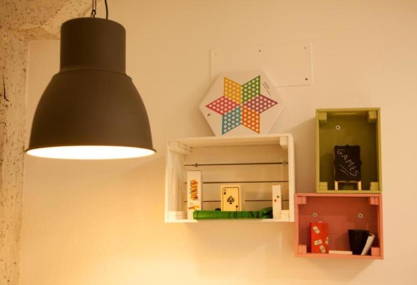 مسافرخانه Alojamientos Cantíber