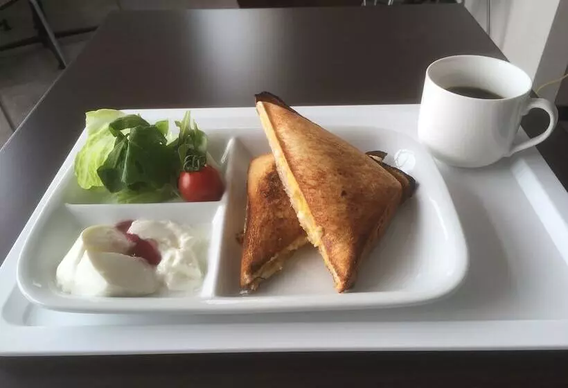 Business Hotel Akayane   Hostel