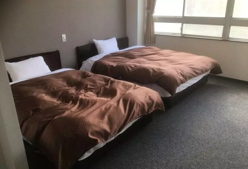 Business Hotel Akayane   Hostel