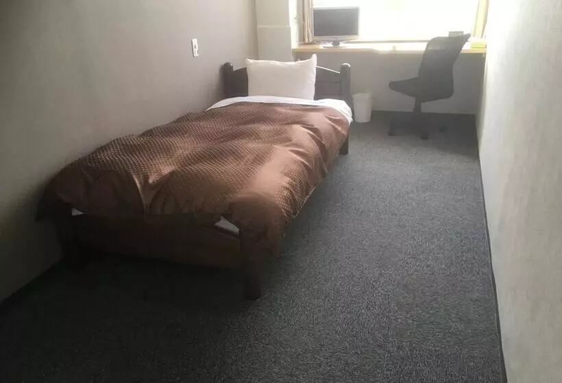 Business Hotel Akayane   Hostel