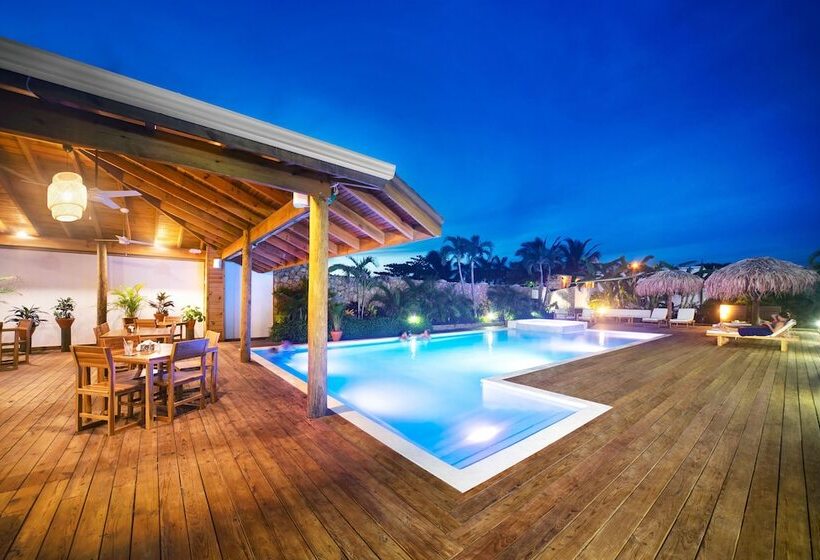 هتل Naboo Resort & Dive Center Adults Only