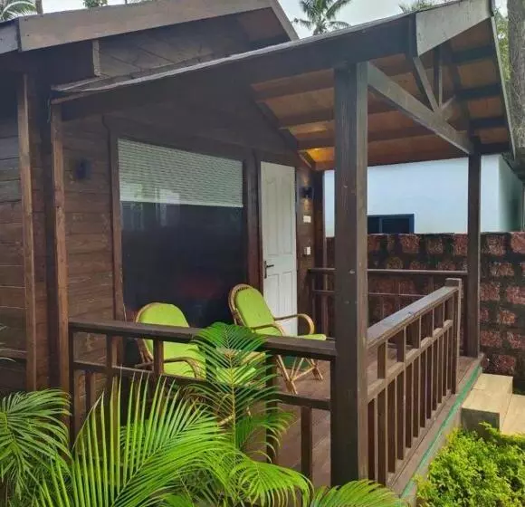 ホテル Golden Sands Resort, Morjim