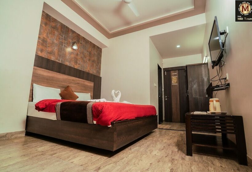 בית מלון כפרי Midtown