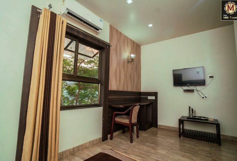 בית מלון כפרי Midtown