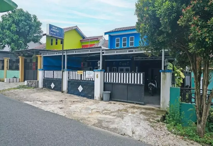 ホテル Oyo 2954 Aulia Homestay