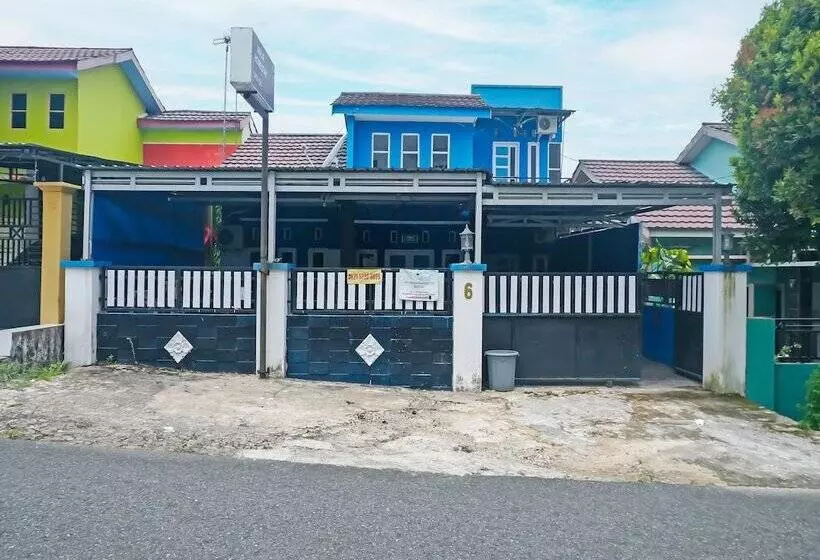 ホテル Oyo 2954 Aulia Homestay