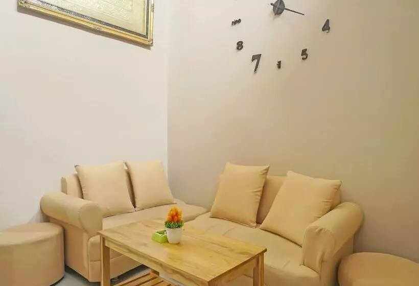 ホテル Oyo 2954 Aulia Homestay