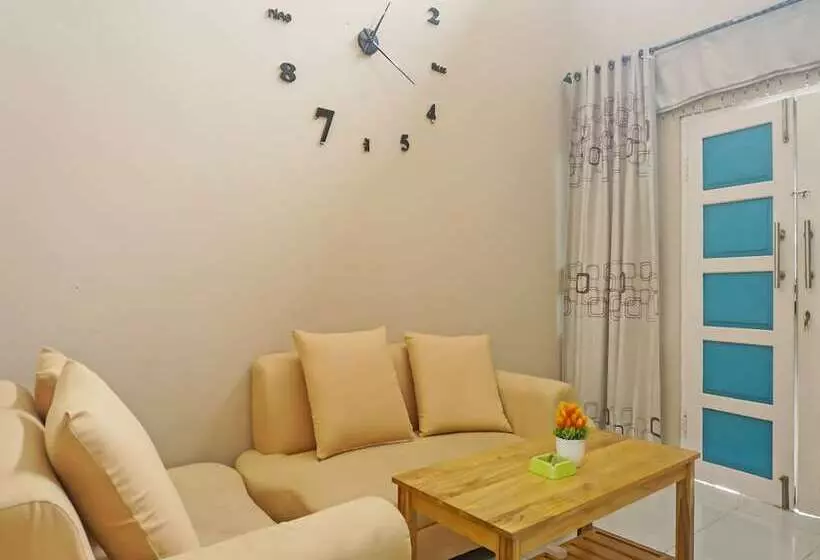 ホテル Oyo 2954 Aulia Homestay