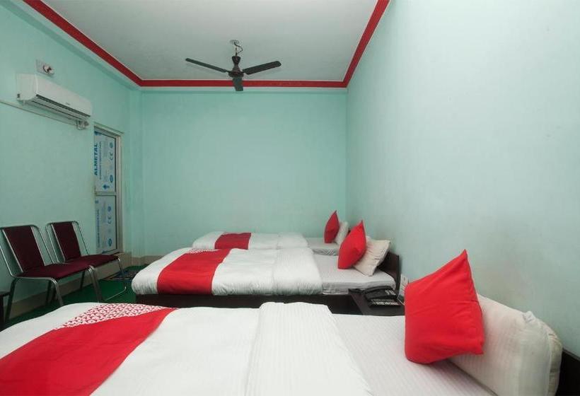 هتل Oyo 766  Crown Plaza