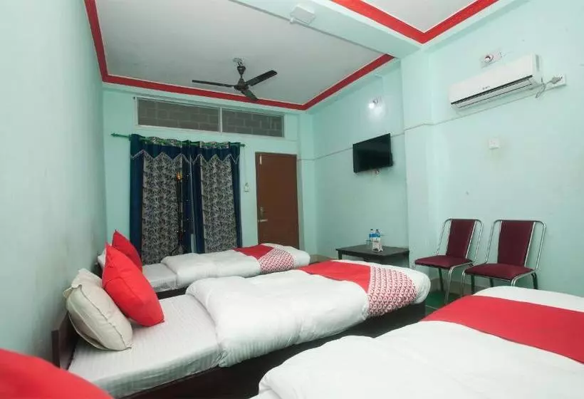 هتل Oyo 766  Crown Plaza
