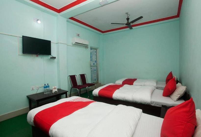 هتل Oyo 766  Crown Plaza