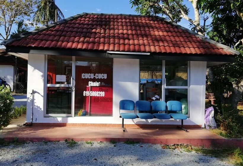 בית מלון כפרי Oyo 89815 Cucu Cucu Village Chalet