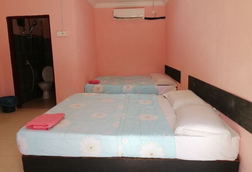 בית מלון כפרי Oyo 89815 Cucu Cucu Village Chalet