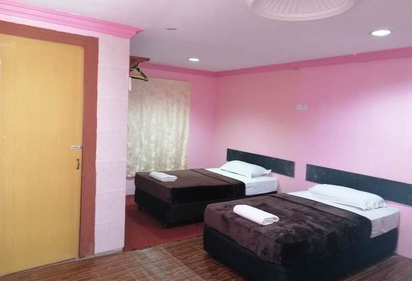 בית מלון כפרי Oyo 89815 Cucu Cucu Village Chalet