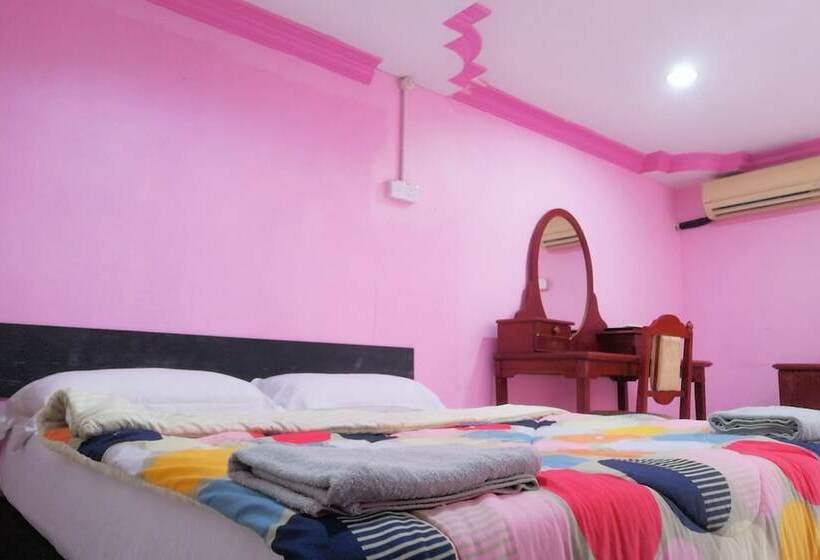 בית מלון כפרי Oyo 89815 Cucu Cucu Village Chalet