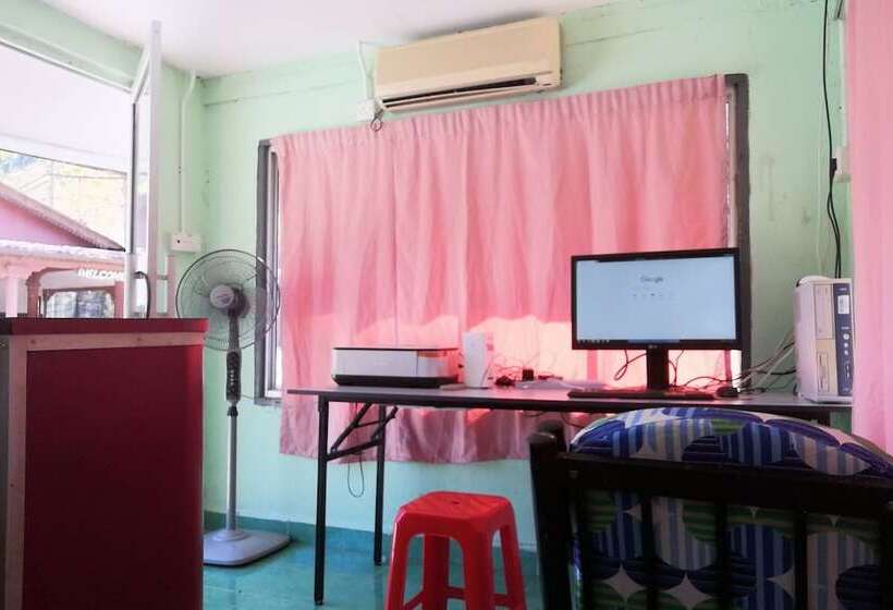 בית מלון כפרי Oyo 89815 Cucu Cucu Village Chalet