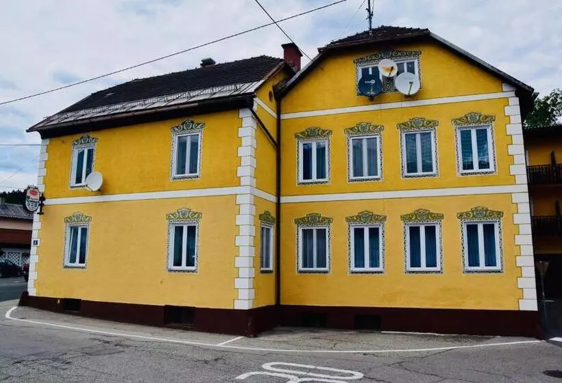 ホテル Gasthof Kasperle