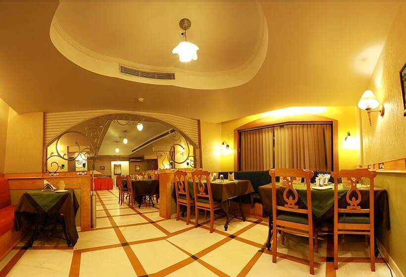 בית מלון כפרי Royal Omars