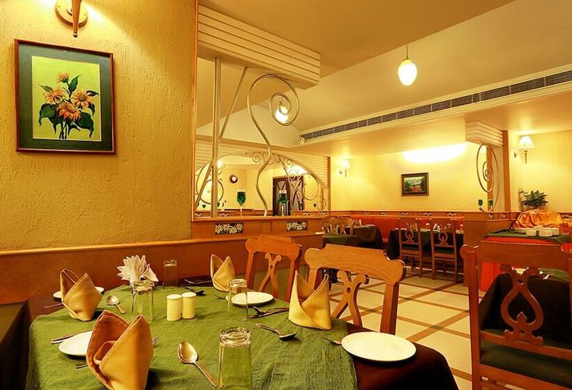 בית מלון כפרי Royal Omars