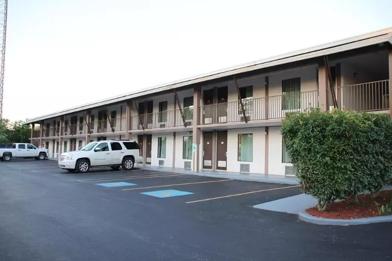 فندق Americas Best Value Inn Shelbyville