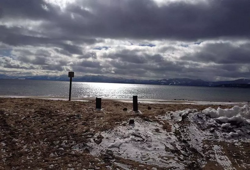 Hotelli Sun 'N' Sand Lodge